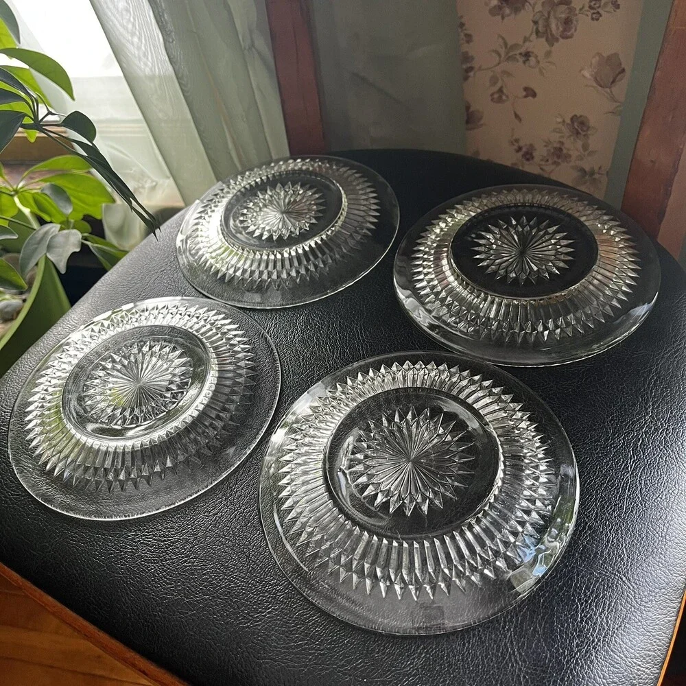 VTG 40s Jeannette Depression Glass Crystal 6.25” Bread & Butter Plates